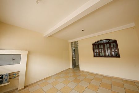 Casa à venda com 300m², 2 quartos e 2 vagasGaragem