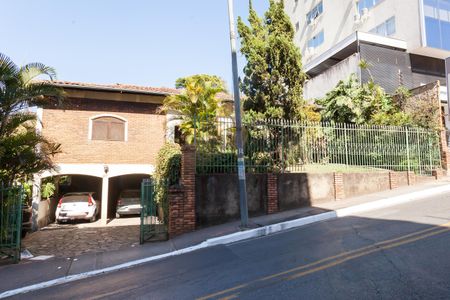 Casa à venda com 200m², 4 quartos e 2 vagasFachada