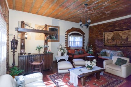 Casa à venda com 200m², 4 quartos e 2 vagasSala