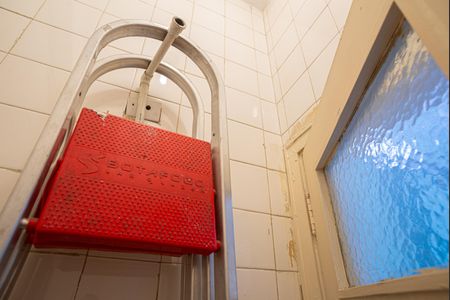 Apartamento à venda com 97m², 2 quartos e sem vagaBanheiro de Serviço