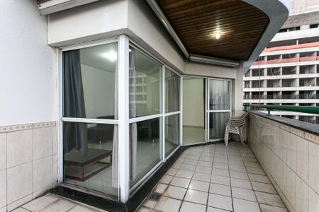 Apartamento à venda com 100m², 2 quartos e 2 vagas Apartamento à venda com 100m², 2 quartos e 2 vagasVaranda