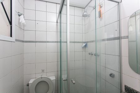Apartamento à venda com 100m², 2 quartos e 2 vagas Apartamento à venda com 100m², 2 quartos e 2 vagasBanheiro da Suíte 1