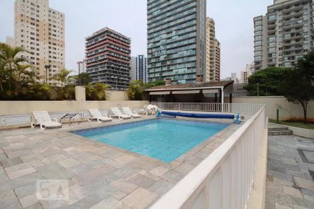 Apartamento à venda com 100m², 2 quartos e 2 vagas Apartamento à venda com 100m², 2 quartos e 2 vagasÁrea comum - Piscina