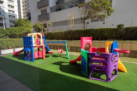 Apartamento para alugar com 100m², 3 quartos e 2 vagas Apartamento para alugar com 100m², 3 quartos e 2 vagasÁrea comum - Playground