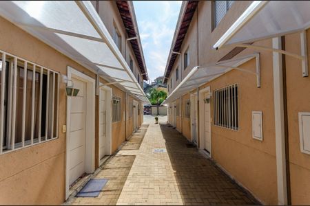 Casa de condomínio à venda com 65m², 2 quartos e 1 vaga Casa de condomínio à venda com 65m², 2 quartos e 1 vagaÁrea comum