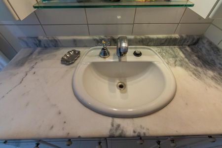 Apartamento à venda com 78m², 2 quartos e 1 vaga Apartamento à venda com 78m², 2 quartos e 1 vagaBanheiro