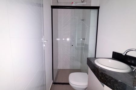 Banheiro Social de apartamento para alugar com 1 quarto, 28m² em Vila Lucia, São Paulo