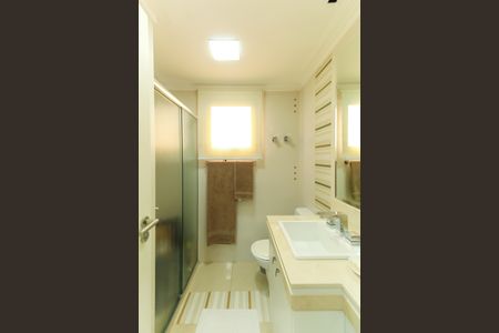 Apartamento à venda com 230m², 4 quartos e 4 vagas Apartamento à venda com 230m², 4 quartos e 4 vagasBanheiro da Suíte 3