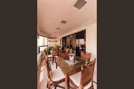 Varanda de apartamento à venda com 4 quartos, 230m² em Água Rasa, São Paulo