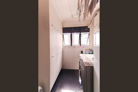 Apartamento à venda com 230m², 4 quartos e 4 vagas Apartamento à venda com 230m², 4 quartos e 4 vagasÁrea de Serviço