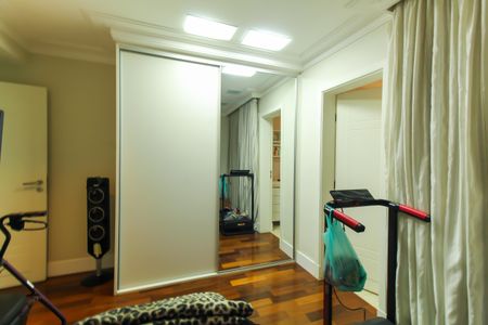 Apartamento à venda com 230m², 4 quartos e 4 vagas Apartamento à venda com 230m², 4 quartos e 4 vagasSuíte 3