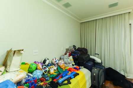 Apartamento à venda com 230m², 4 quartos e 4 vagas Apartamento à venda com 230m², 4 quartos e 4 vagasSuíte 4