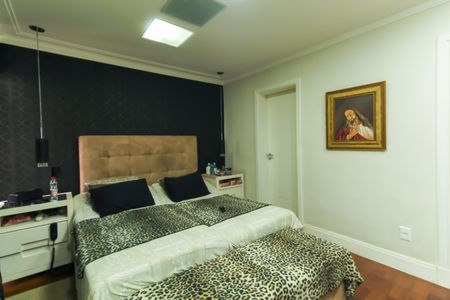 Apartamento à venda com 230m², 4 quartos e 4 vagas Apartamento à venda com 230m², 4 quartos e 4 vagasSuíte 2