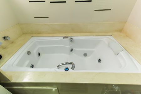 Apartamento à venda com 230m², 4 quartos e 4 vagas Apartamento à venda com 230m², 4 quartos e 4 vagasBanheiro da Suíte 2