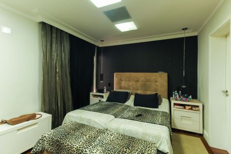 Apartamento à venda com 230m², 4 quartos e 4 vagas Apartamento à venda com 230m², 4 quartos e 4 vagasSuíte 2