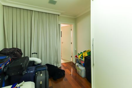 Apartamento à venda com 230m², 4 quartos e 4 vagas Apartamento à venda com 230m², 4 quartos e 4 vagasSuíte 4