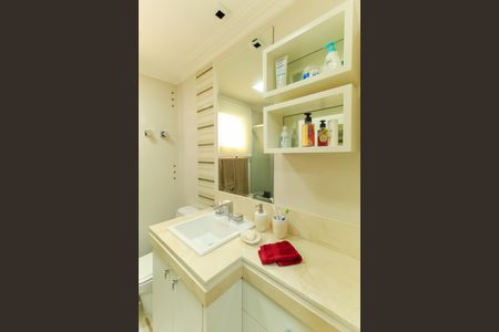 Apartamento à venda com 230m², 4 quartos e 4 vagas Apartamento à venda com 230m², 4 quartos e 4 vagasBanheiro da Suíte 3