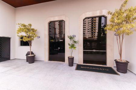 Apartamento à venda com 230m², 4 quartos e 4 vagas Apartamento à venda com 230m², 4 quartos e 4 vagasEntrada