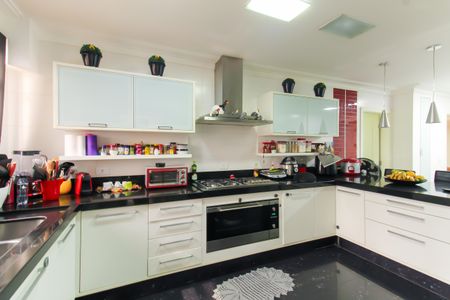 Apartamento à venda com 230m², 4 quartos e 4 vagas Apartamento à venda com 230m², 4 quartos e 4 vagasCozinha