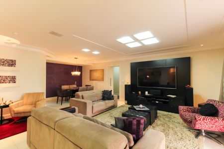 Apartamento à venda com 230m², 4 quartos e 4 vagas Apartamento à venda com 230m², 4 quartos e 4 vagasSala