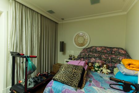 Apartamento à venda com 230m², 4 quartos e 4 vagas Apartamento à venda com 230m², 4 quartos e 4 vagasSuíte 3