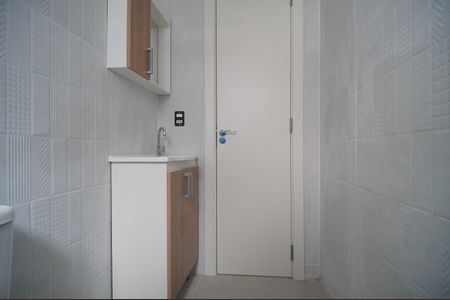 Banheiro de apartamento para alugar com 1 quarto, 24m² em Santa Teresa, São Leopoldo