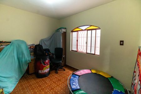 Casa à venda com 99m², 3 quartos e 2 vagasQuarto 2