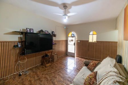 Casa à venda com 99m², 3 quartos e 2 vagasSala