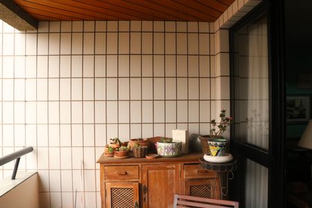 Apartamento à venda com 110m², 3 quartos e 2 vagasVaranda