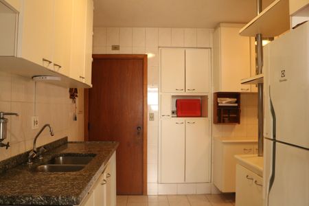 Apartamento à venda com 110m², 3 quartos e 2 vagasCozinha