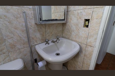 Casa à venda com 120m², 5 quartos e 3 vagas Casa à venda com 120m², 5 quartos e 3 vagasCasa 1 - Banheiro