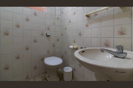 Casa à venda com 120m², 5 quartos e 3 vagas Casa à venda com 120m², 5 quartos e 3 vagasCasa 2 - Banheiro