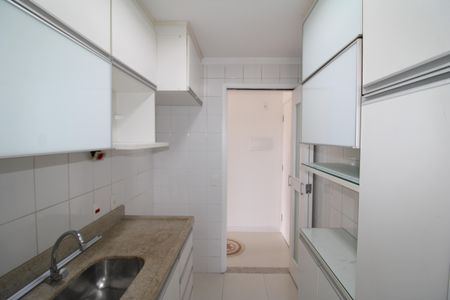 Apartamento à venda com 72m², 2 quartos e 2 vagasCozinha