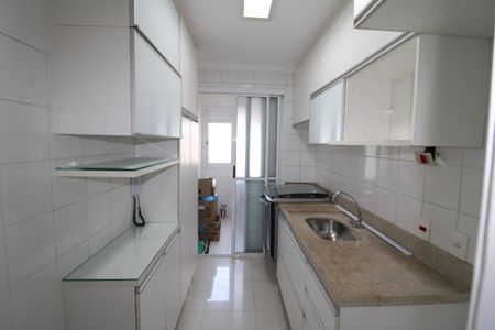 Apartamento à venda com 72m², 2 quartos e 2 vagasCozinha