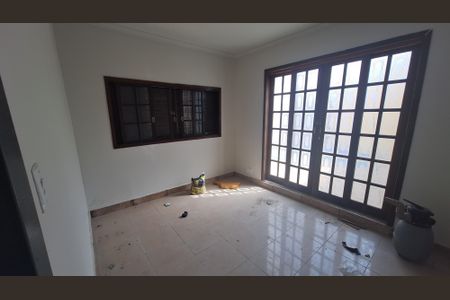 Casa para alugar com 280m², 3 quartos e 6 vagas Casa para alugar com 280m², 3 quartos e 6 vagasSuíte
