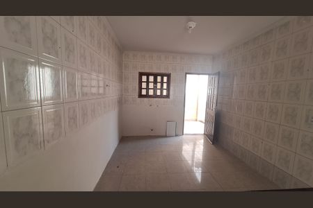 Sala/Cozinha de casa para alugar com 3 quartos, 280m² em Parque Santa Rosa, Suzano