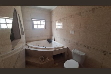 Casa para alugar com 280m², 3 quartos e 6 vagas Casa para alugar com 280m², 3 quartos e 6 vagasBanheiro da Suíte