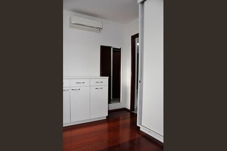 Apartamento à venda com 88m², 2 quartos e 1 vagaQuarto 02