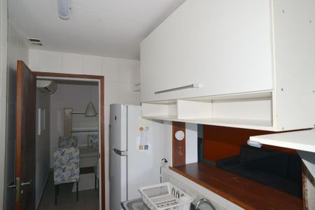 Apartamento à venda com 76m², 1 quarto e 1 vagaCozinha