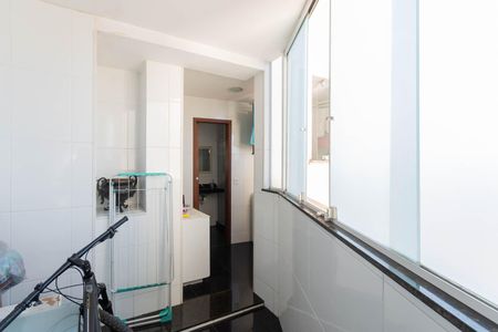 Apartamento à venda com 122m², 3 quartos e 1 vagaÁrea de Serviço