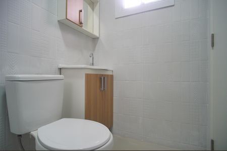 Banheiro de kitnet/studio para alugar com 1 quarto, 42m² em Santa Teresa, São Leopoldo