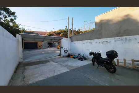 Casa à venda com 120m², 2 quartos e 3 vagas Casa à venda com 120m², 2 quartos e 3 vagasGaragem
