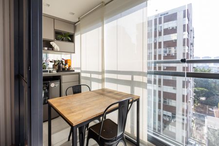 Apartamento à venda com 37m², 1 quarto e 1 vaga Apartamento à venda com 37m², 1 quarto e 1 vagaVaranda