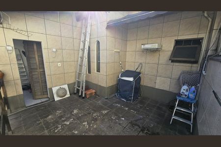Casa à venda com 164m², 4 quartos e 3 vagasGaragem