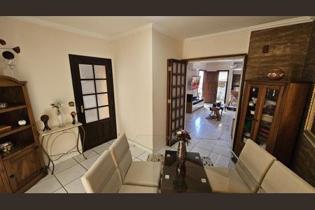Sala de casa à venda com 4 quartos, 164m² em Santo Antônio, Porto Alegre