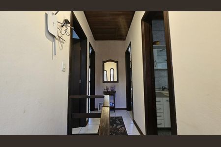 Casa à venda com 164m², 4 quartos e 3 vagasCorredor