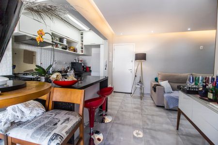 Apartamento à venda com 62m², 2 quartos e 1 vagaSala