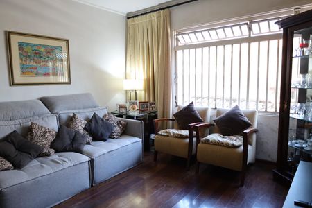 Sala de casa à venda com 3 quartos, 127m² em Vila Sao Paulo, São Paulo