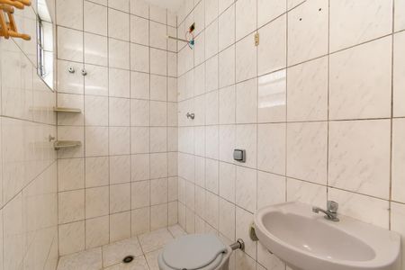 Casa à venda com 112m², 4 quartos e 2 vagas Casa à venda com 112m², 4 quartos e 2 vagasCasa 2 - Banheiro da Suíte