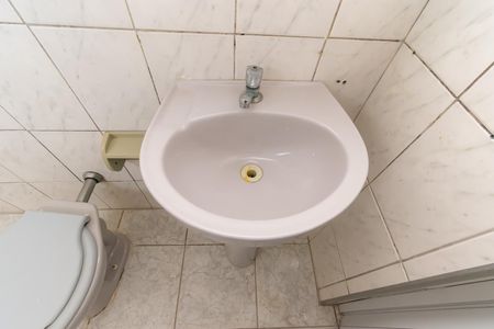 Casa à venda com 112m², 4 quartos e 2 vagas Casa à venda com 112m², 4 quartos e 2 vagasCasa 2 - Banheiro da Suíte